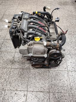 Kompletní motor Dacia Duster 1.6 16V K4MA690 thumbnail 2