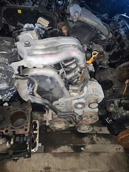 Kompletní motor Škoda Octavia 1 2.0 MPI AZH thumbnail 2